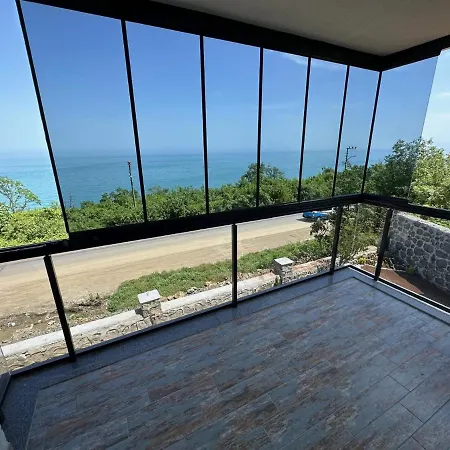 Apartment With Pool On The Beach Trabzon